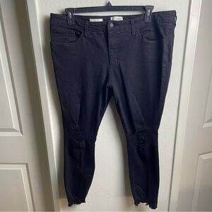 Universal Thread Mid-Rise Skinny Jeans Women’s Size 18/34S Black Distressed Jean